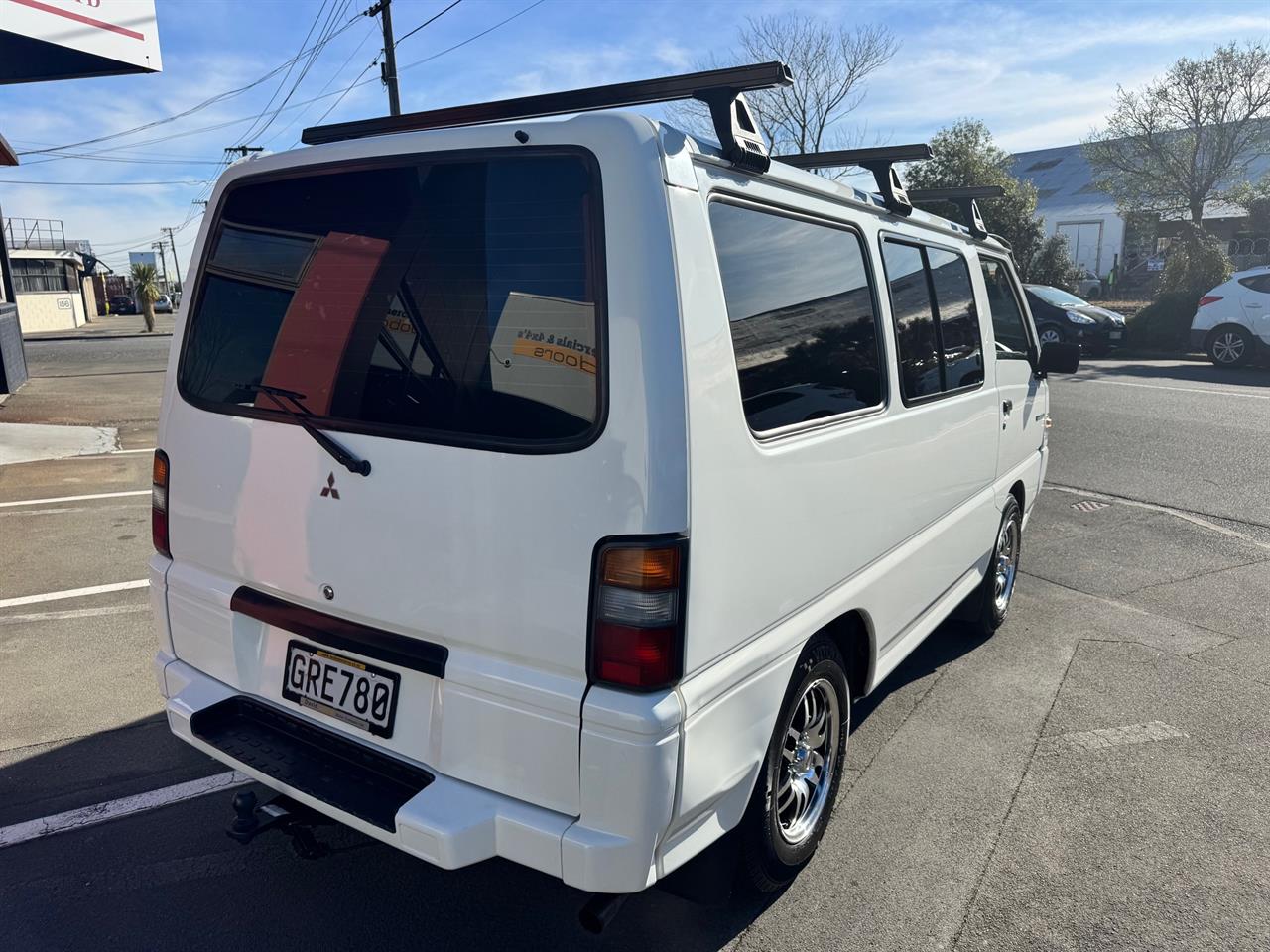 2013 Mitsubishi L300