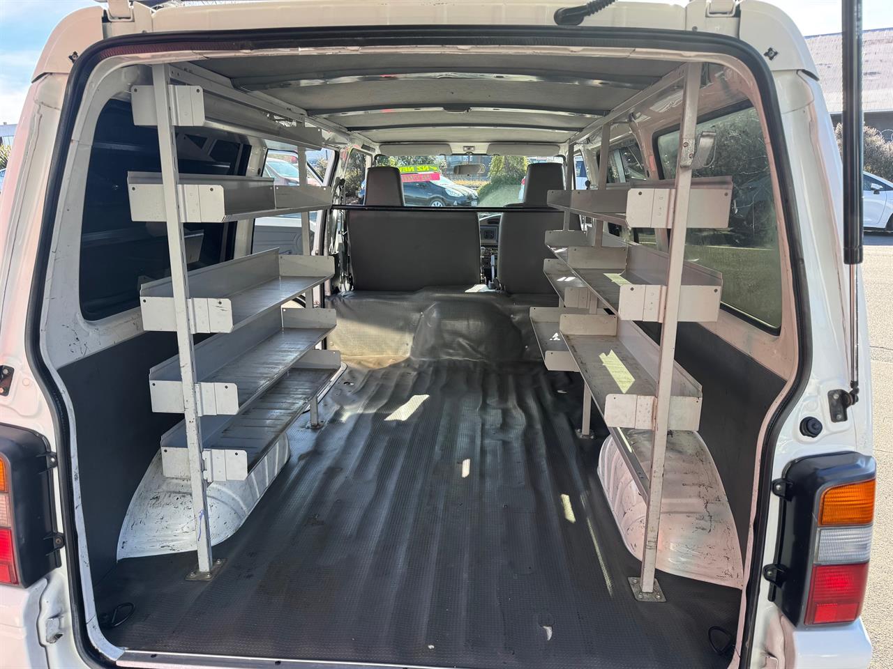 2013 Mitsubishi L300
