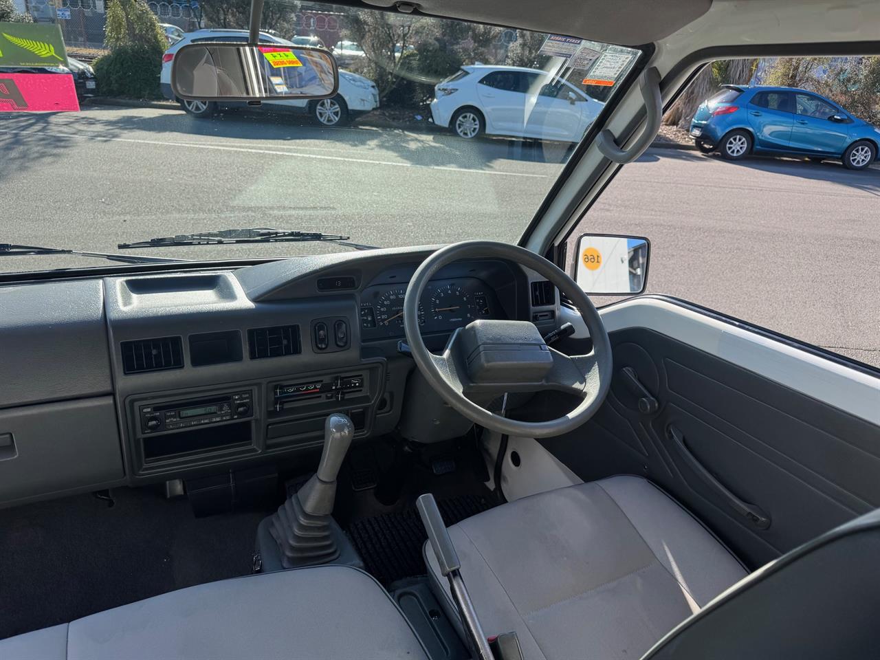 2013 Mitsubishi L300