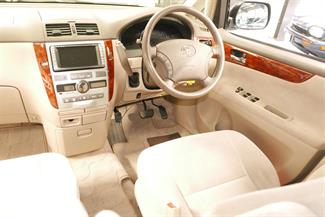 2003 Toyota Ipsum - Thumbnail