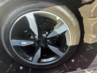 2016 Holden Commodore - Thumbnail