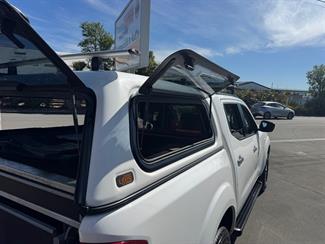 2020 Nissan Navara - Thumbnail