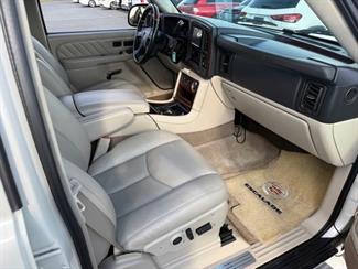 2006 Cadillac Escalade - Thumbnail