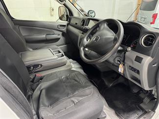 2015 Nissan Caravan - Thumbnail