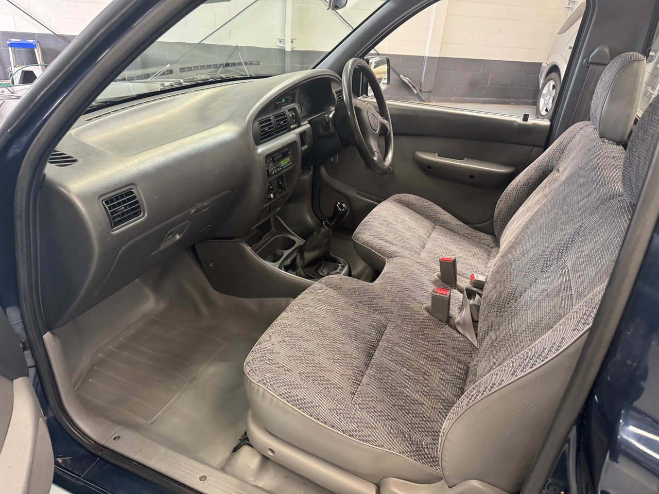 2000 Ford Courier