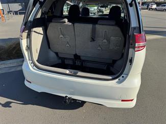 2006 Toyota Estima - Thumbnail