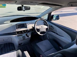 2006 Toyota Estima - Thumbnail