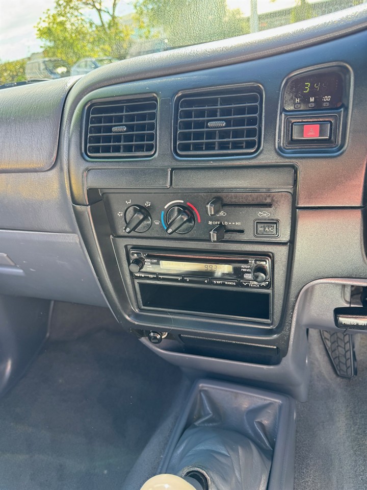 2003 Toyota Hilux