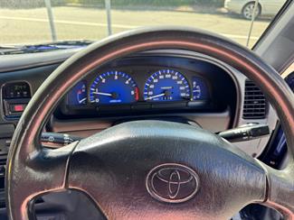 2003 Toyota Hilux - Thumbnail