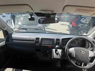 2020 Toyota Hiace - Thumbnail