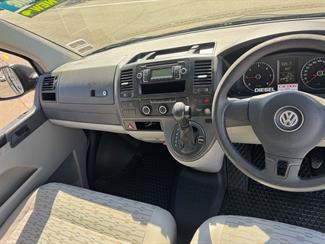 2011 Volkswagen T5 - Thumbnail