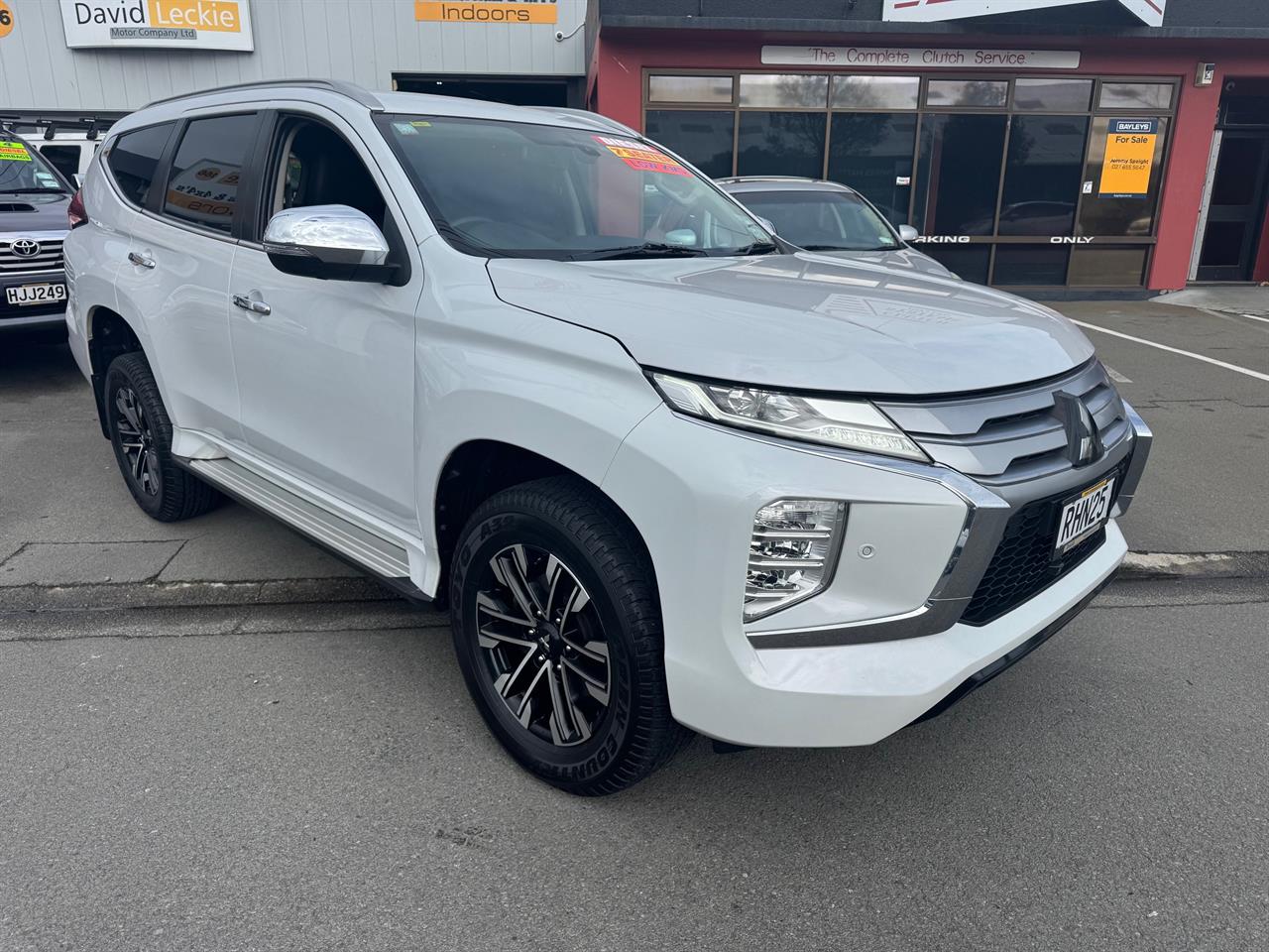 2021 Mitsubishi Pajero