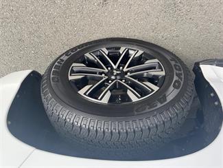 2021 Mitsubishi Pajero - Thumbnail