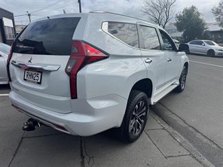 2021 Mitsubishi Pajero - Thumbnail