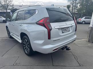 2021 Mitsubishi Pajero - Thumbnail