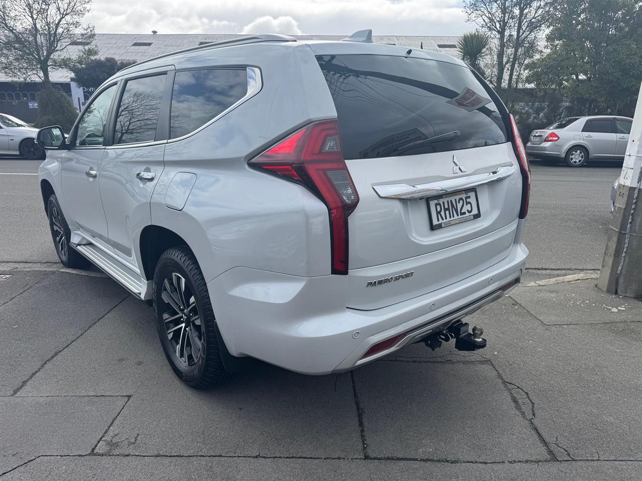2021 Mitsubishi Pajero