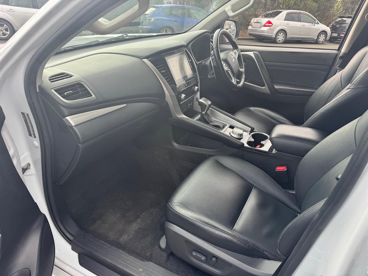 2021 Mitsubishi Pajero