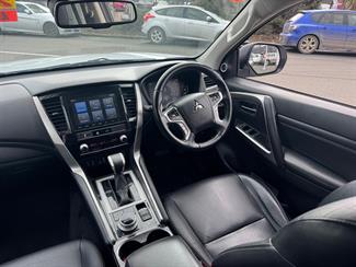 2021 Mitsubishi Pajero - Thumbnail