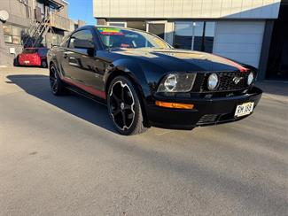 2005 Ford Mustang - Thumbnail