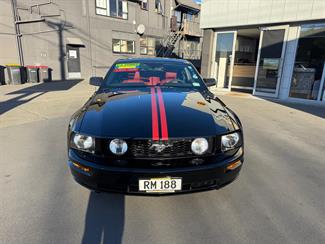 2005 Ford Mustang - Thumbnail