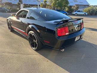 2005 Ford Mustang - Thumbnail