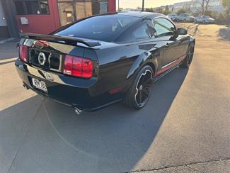2005 Ford Mustang - Thumbnail