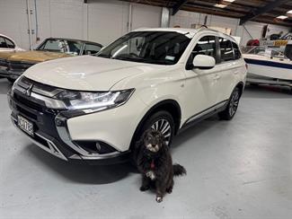 2020 Mitsubishi Outlander - Thumbnail