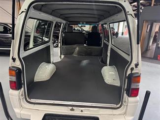 2011 Mitsubishi L300 - Thumbnail