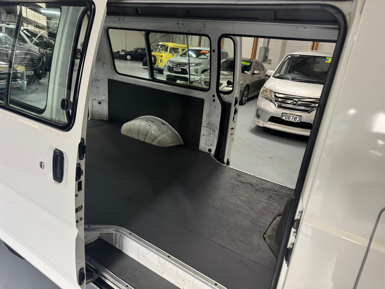 2011 Mitsubishi L300