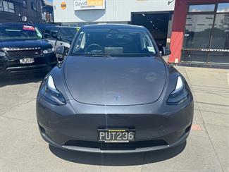 2023 Tesla Model Y - Thumbnail