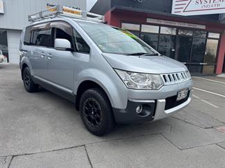 2014 Mitsubishi Delica - Thumbnail