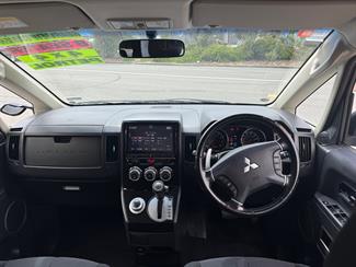 2014 Mitsubishi Delica - Thumbnail