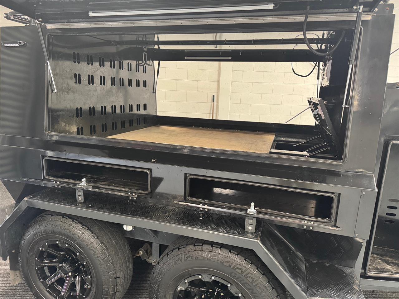 2023 Trailer Tradesman
