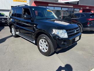 2014 Mitsubishi Pajero - Thumbnail