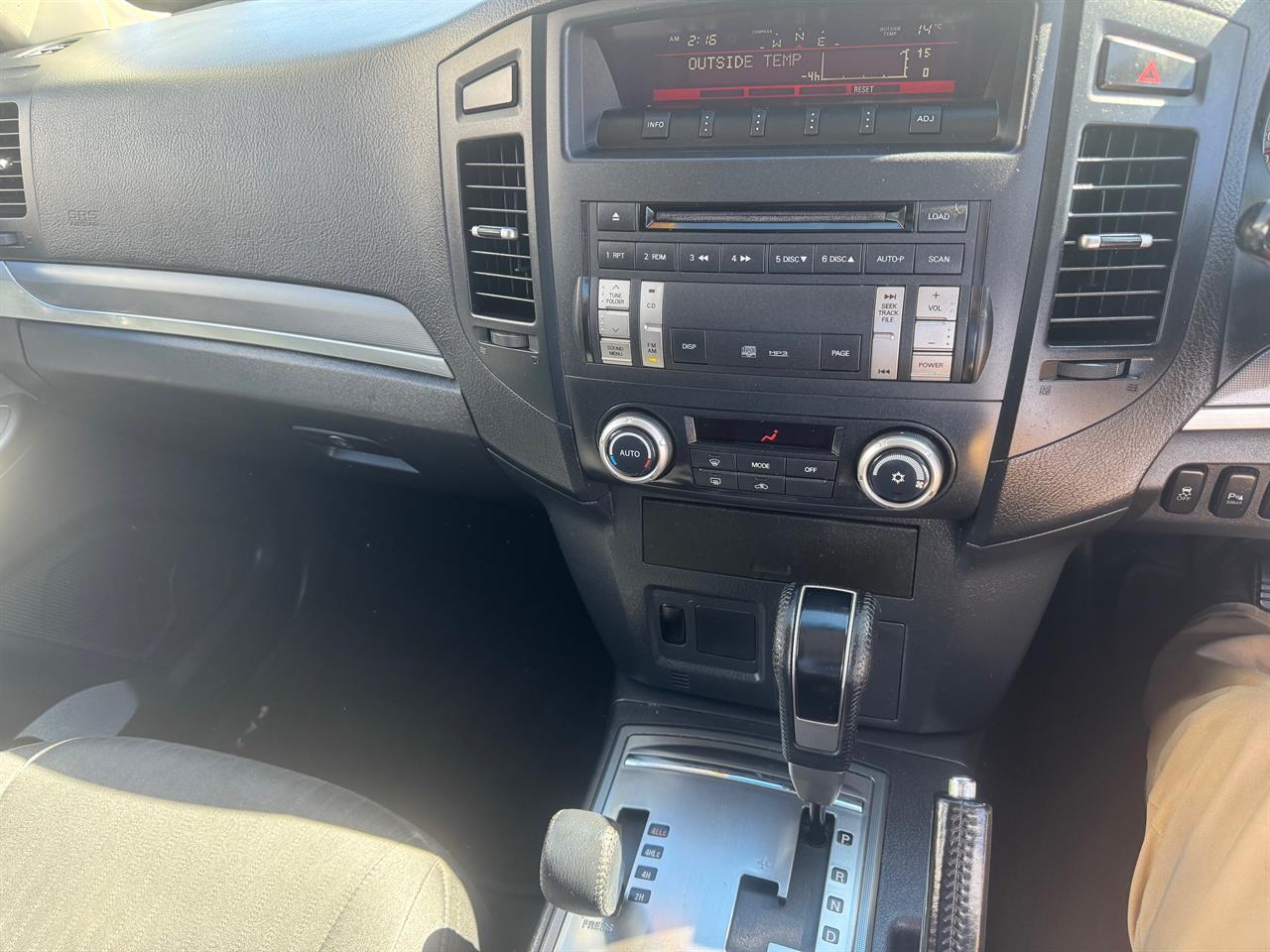 2014 Mitsubishi Pajero