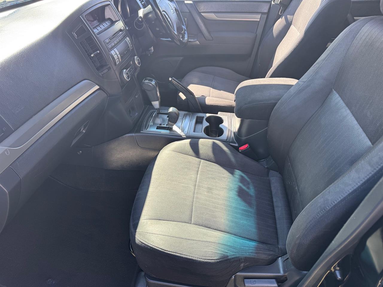 2014 Mitsubishi Pajero