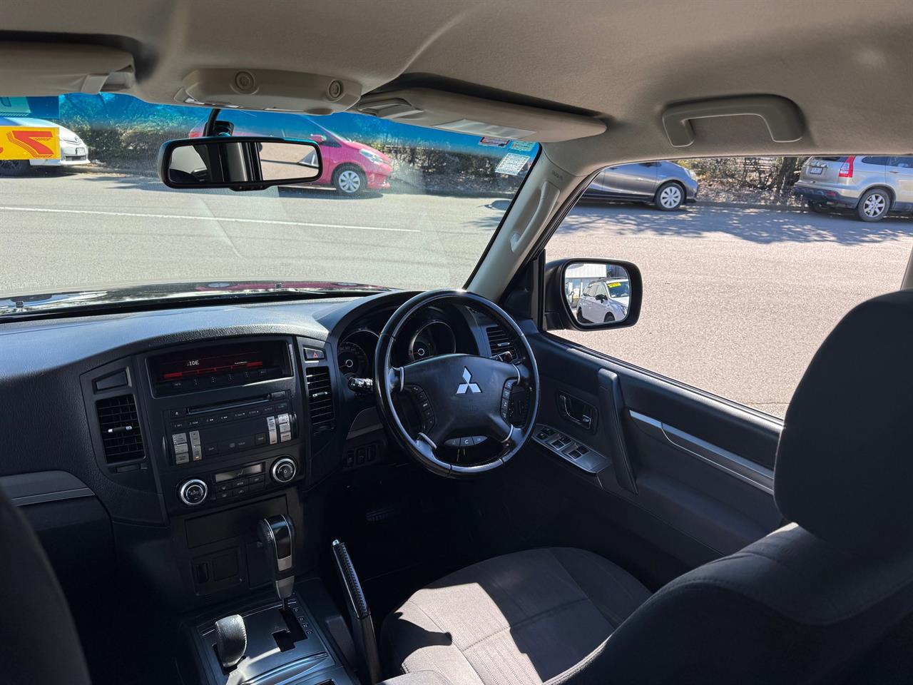 2014 Mitsubishi Pajero