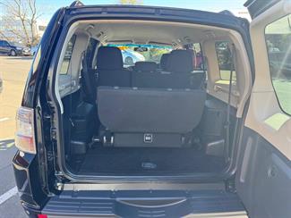 2014 Mitsubishi Pajero - Thumbnail