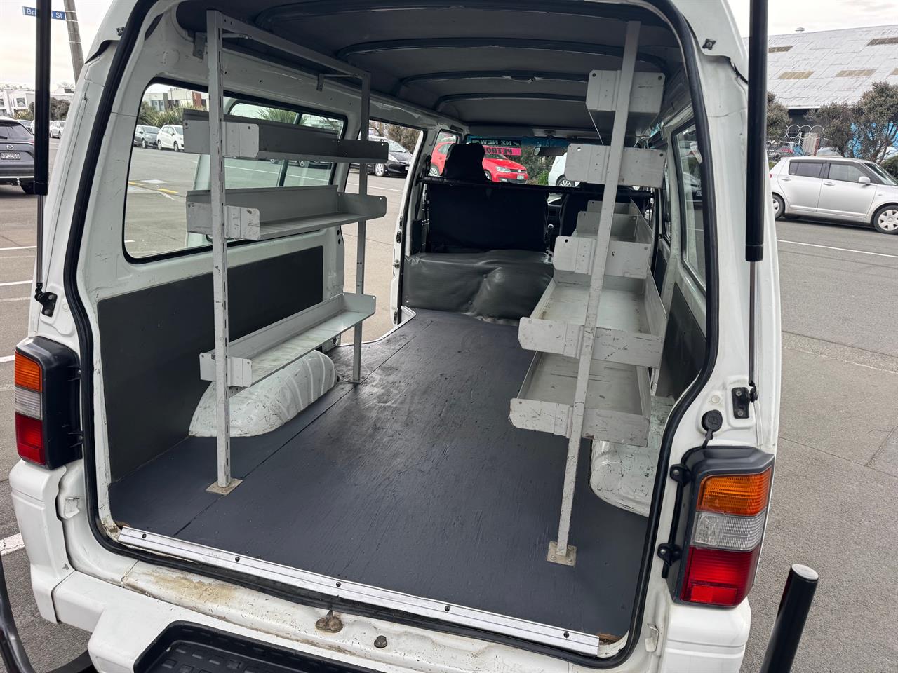 2011 Mitsubishi L300
