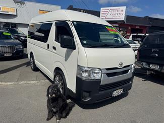 2020 Toyota Hiace - Thumbnail