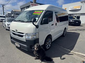 2020 Toyota Hiace - Thumbnail