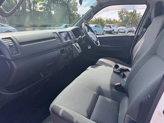 2020 Toyota Hiace - Thumbnail