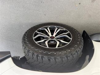 2024 Toyota Hilux - Thumbnail