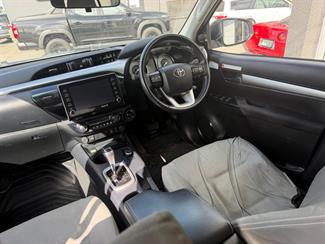 2024 Toyota Hilux - Thumbnail