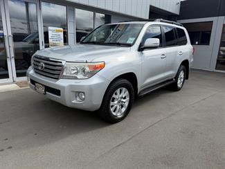 2013 Toyota Landcruiser - Thumbnail