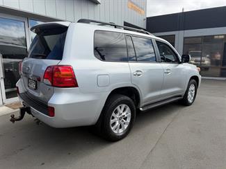 2013 Toyota Landcruiser - Thumbnail