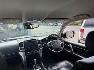 2013 Toyota Landcruiser - Thumbnail