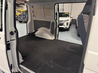 2011 Volkswagen T5 - Thumbnail