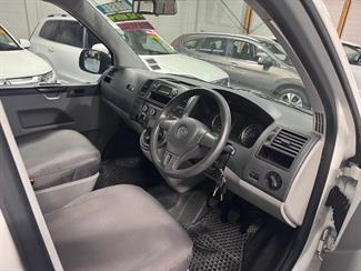 2011 Volkswagen T5 - Thumbnail