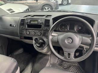 2011 Volkswagen T5 - Thumbnail